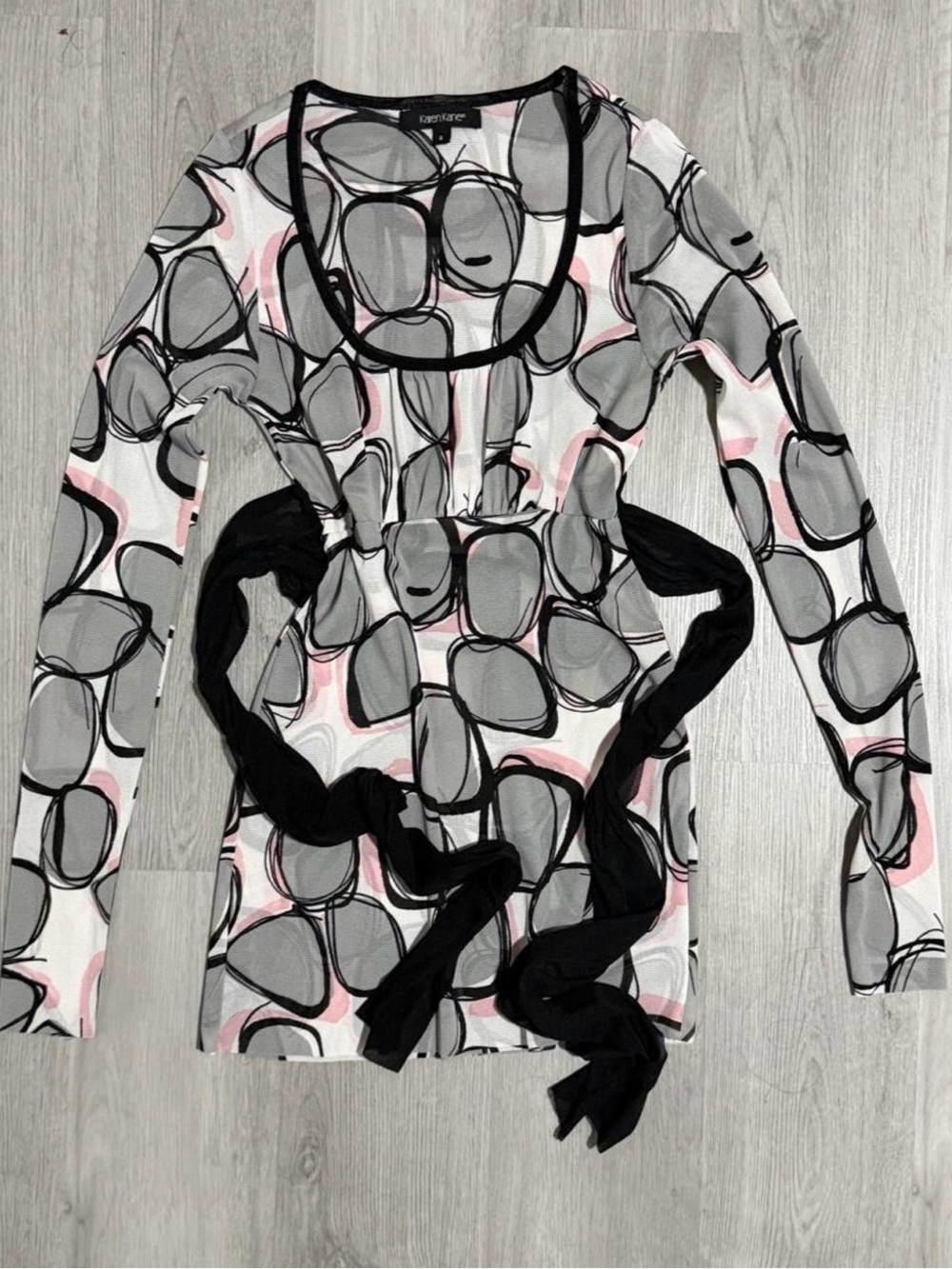 90s Babydoll Karen Kane Scoop Neck Long Sleeve Top in Gray, Pink & Black